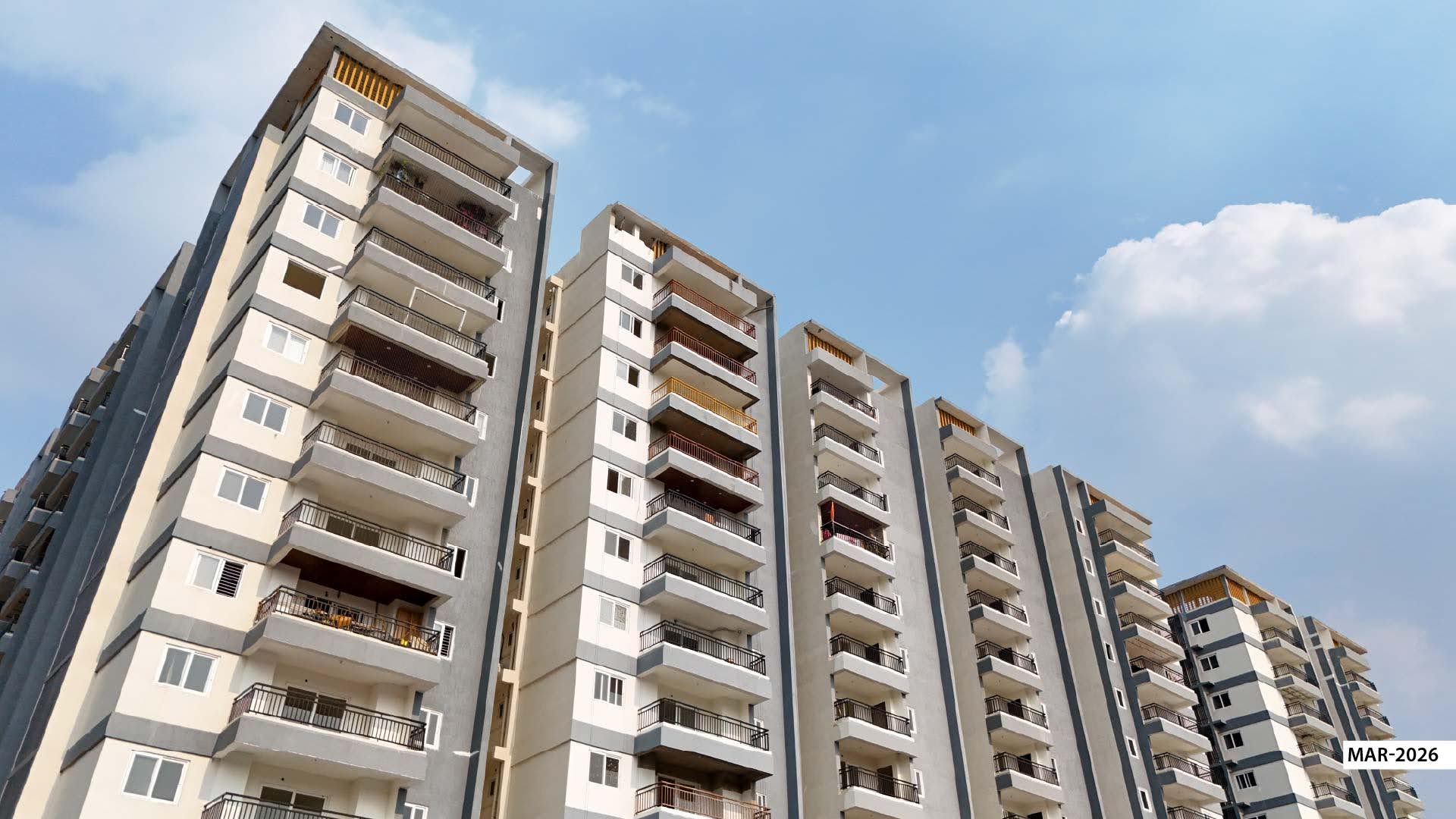 Solitaire tower facade with balconies